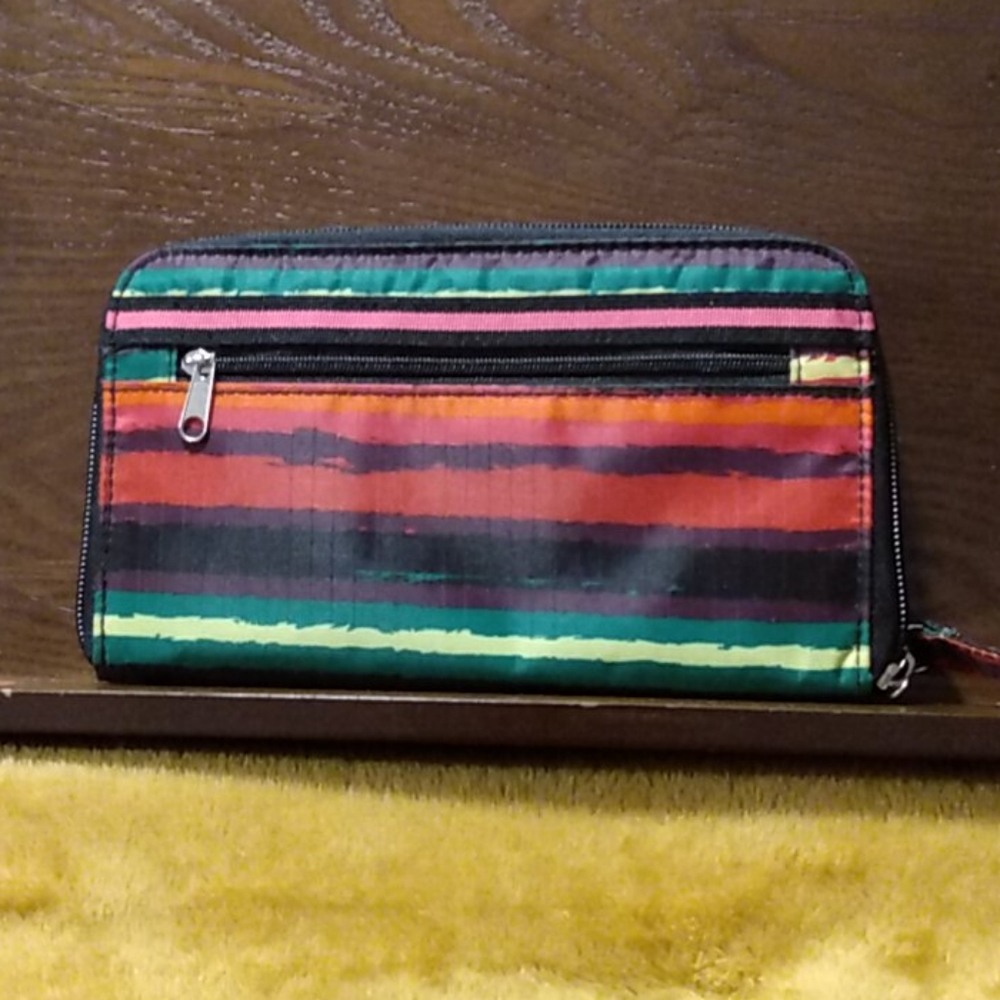 Target wallet - Picture 2 of 3